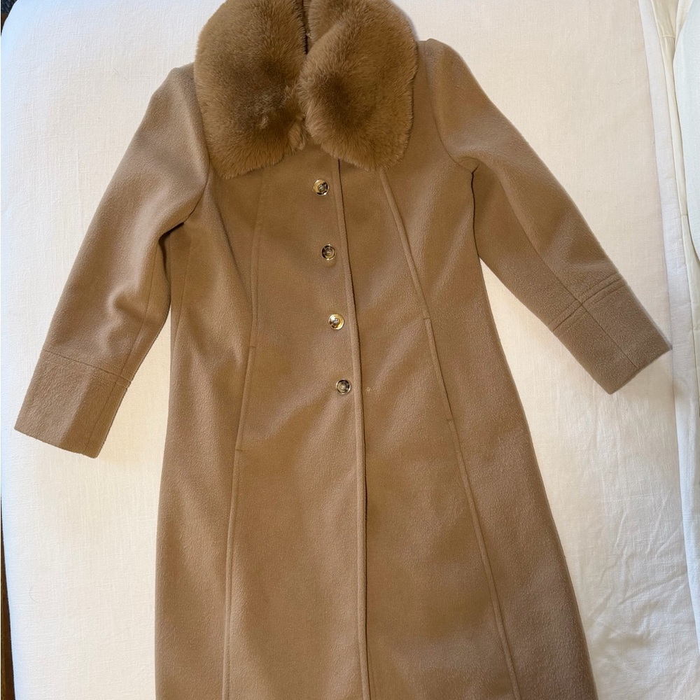 Vince Camuto Tan Trench Coat with Faux Fur Collar